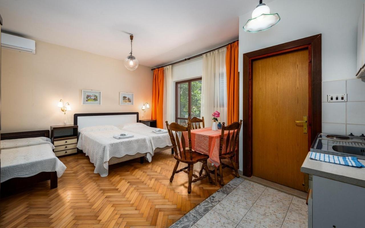 Apartmani Lido Bašanija Eksteriør billede